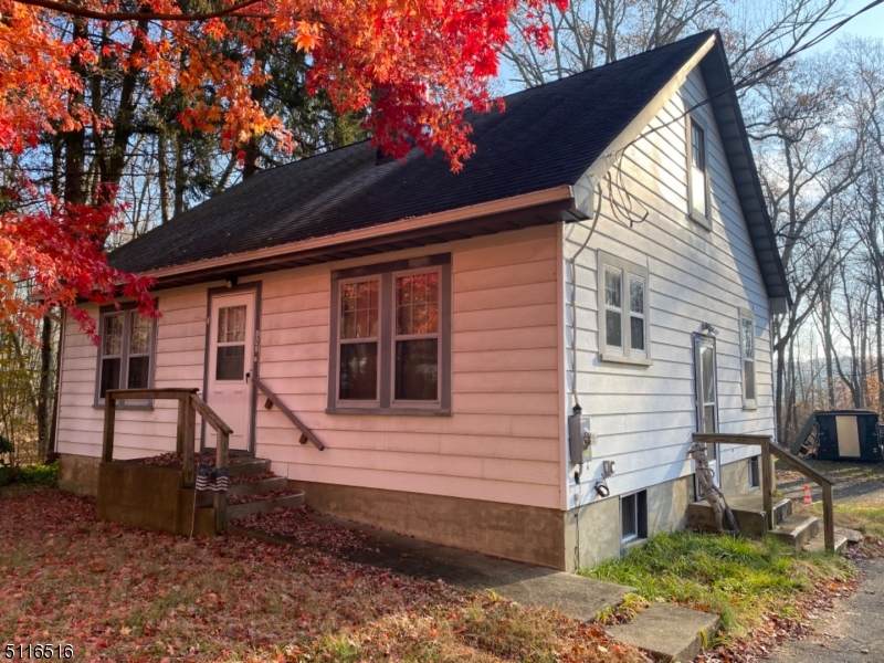 143 Emmans Rd - Photo 1