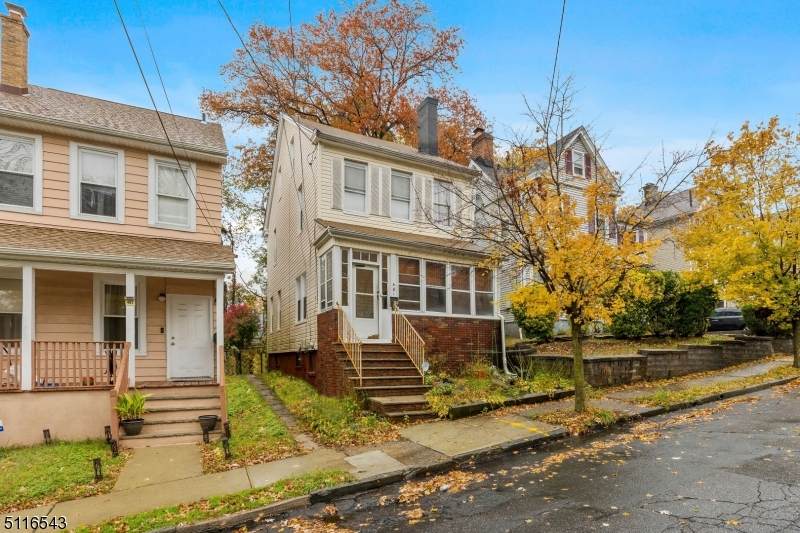 481 Willow St - Photo 1