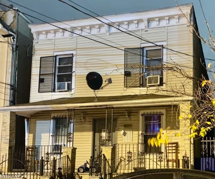 335 N 6Th St - Photo 1