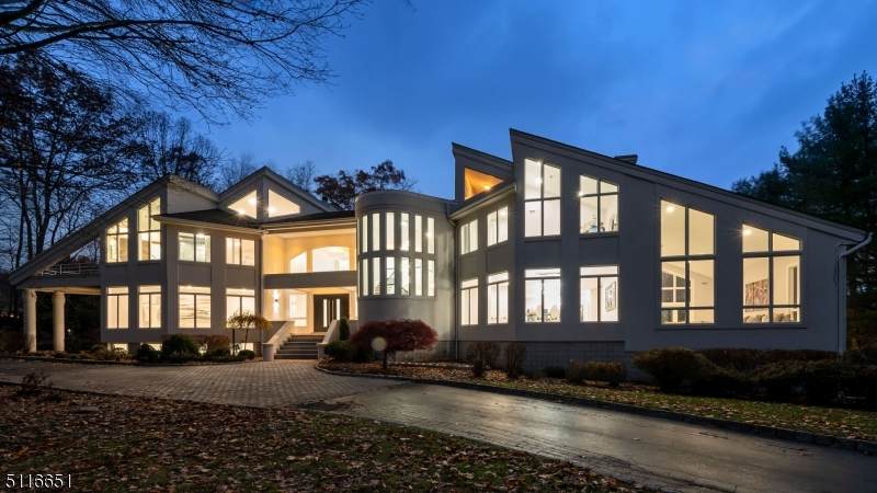817 W Shore Dr - Photo 1