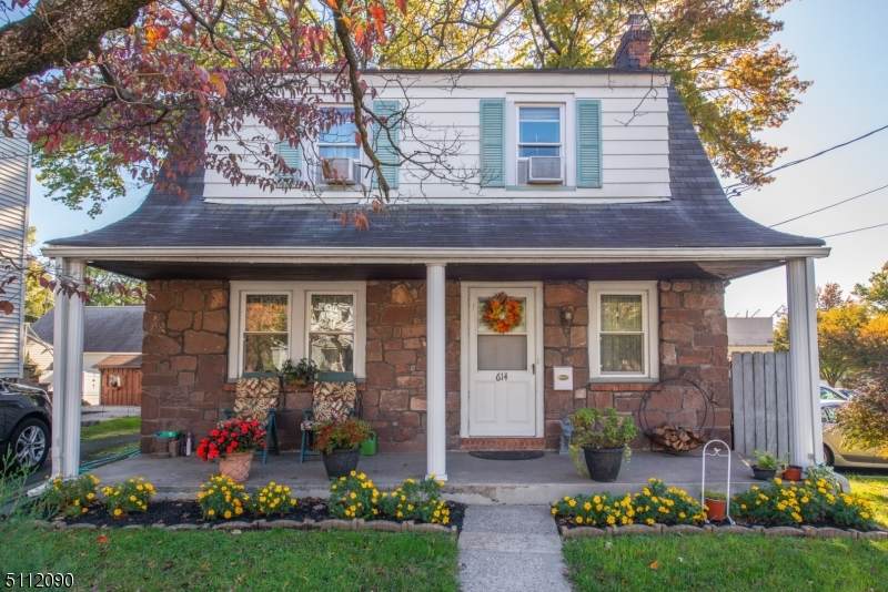 614 Maywood Ave - Photo 1