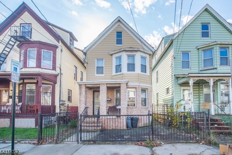 954 Lafayette St - Photo 1