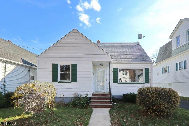 826 Bergen Ave - Photo 1