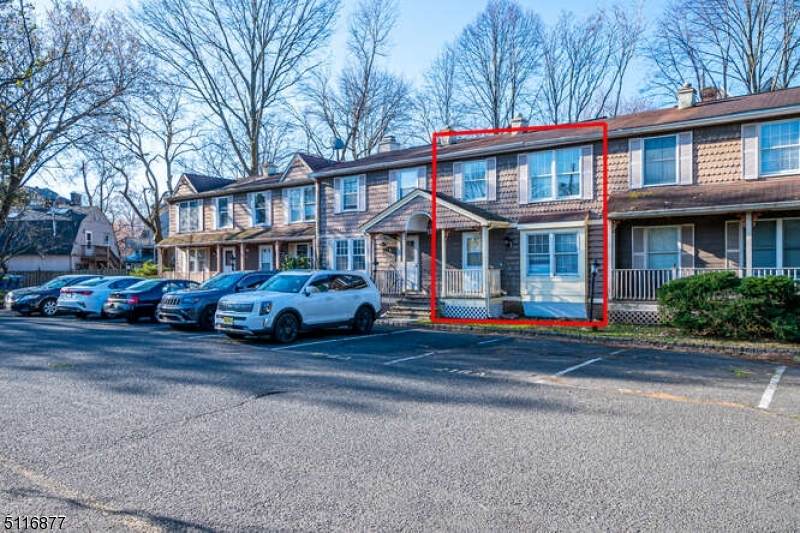 216 E 7Th St - Photo 1