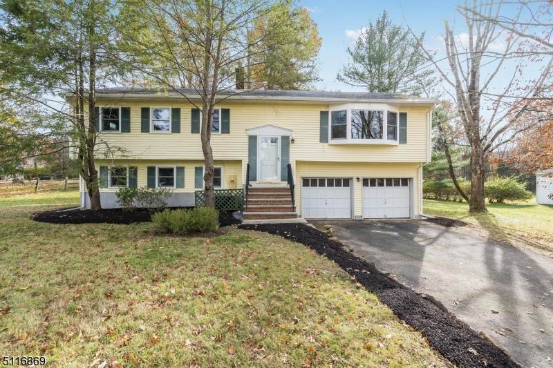 25 Frohlin Drive - Photo 1