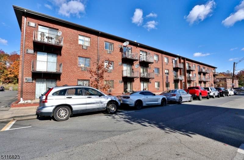 550 Central Ave - Photo 1