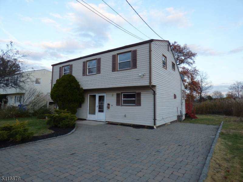 586 Watson Ave - Photo 1