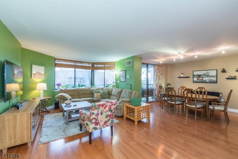 121 Harmon Cove Towers - Photo 1