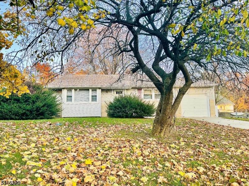 540 Englewood Dr - Photo 1