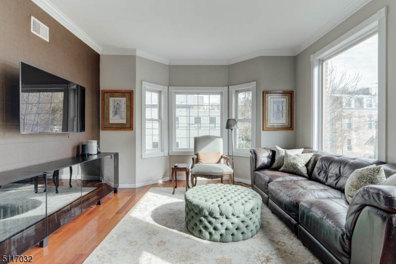 91 Maple St - Photo 1