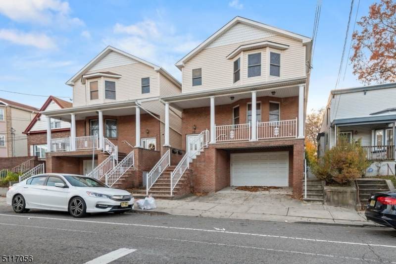 201 Stevens Ave - Photo 1