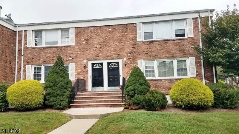 11 Dartmouth Ave - Photo 1