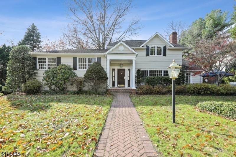 2 Windsor Rd - Photo 1