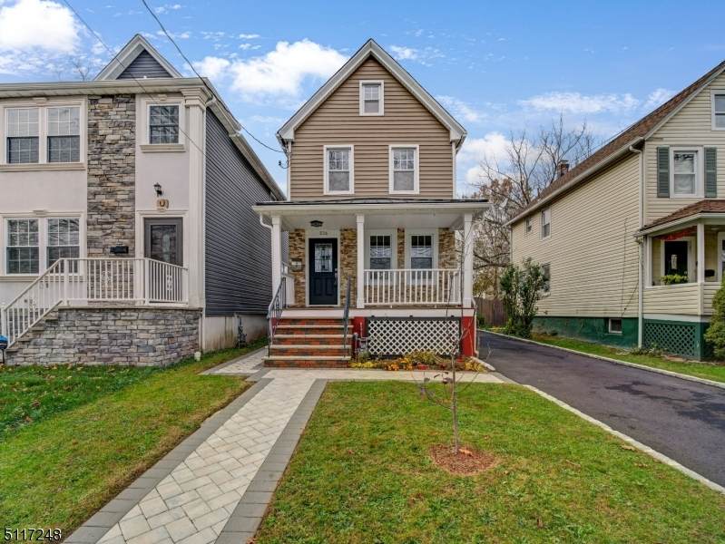 536 W Broad St - Photo 1