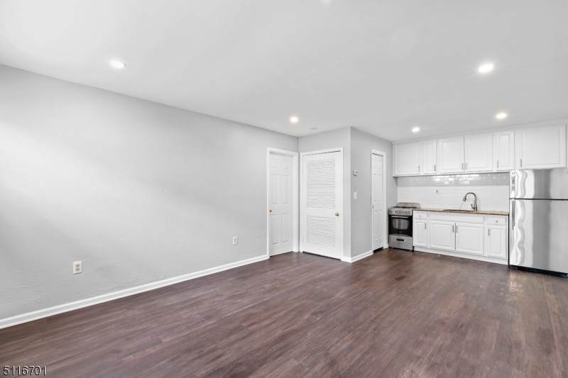 224 Macarthur Ave - Photo 1