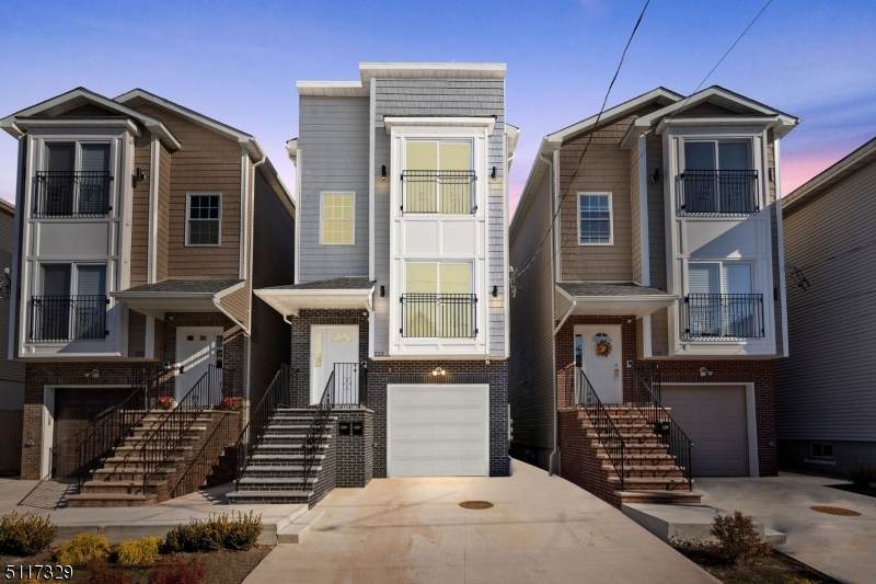 223 Franklin St - Photo 1