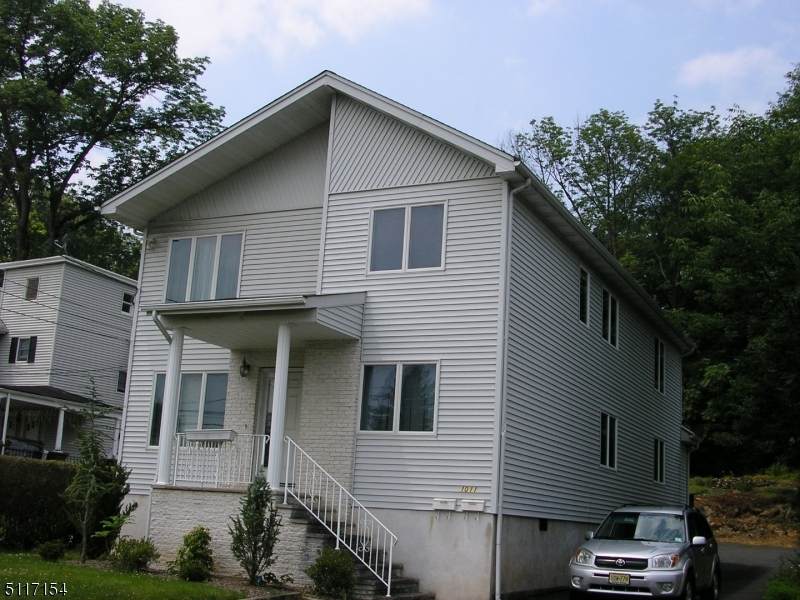 1011 Ringwood Ave - Photo 1