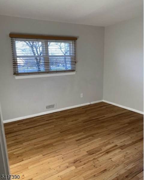 8 Woodstock Dr - Photo 1