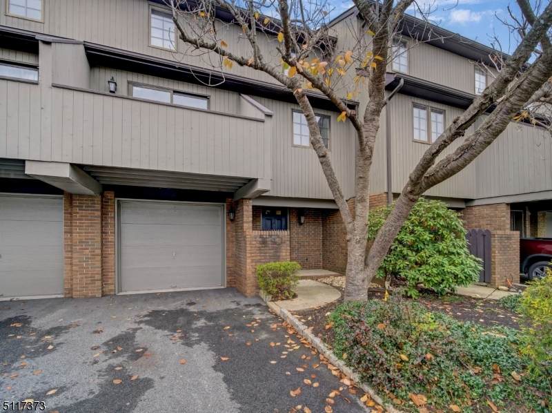 16 Keats Way - Photo 1