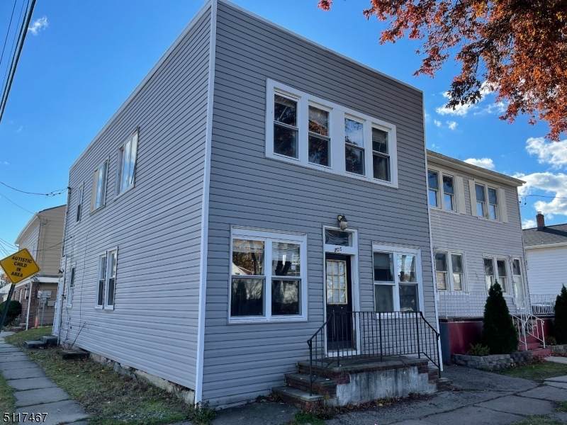 205 Broughton Ave - Photo 1