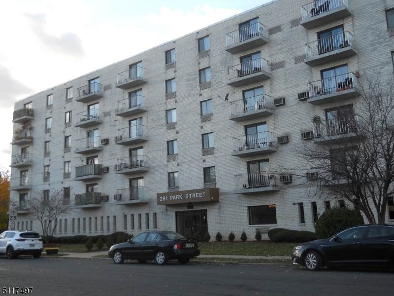 281 Park St - Photo 1