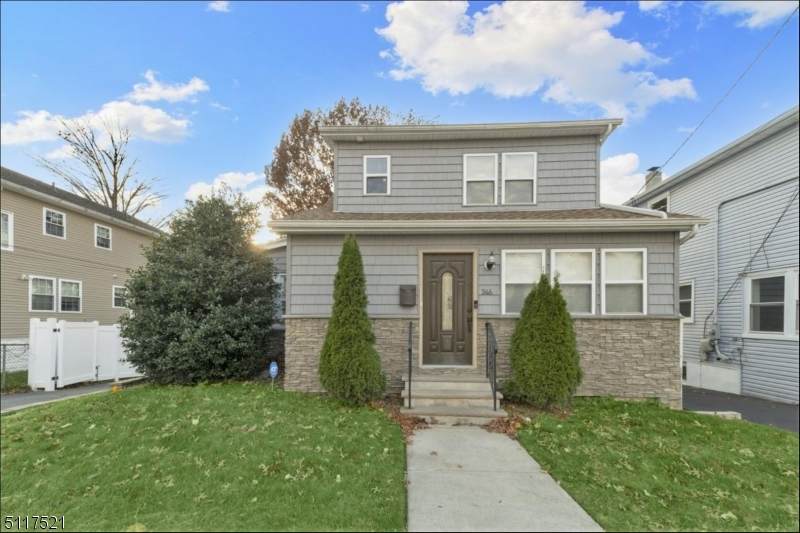 346 Russell St - Photo 1