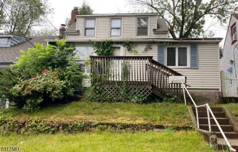 9 Lakeview Ave - Photo 1