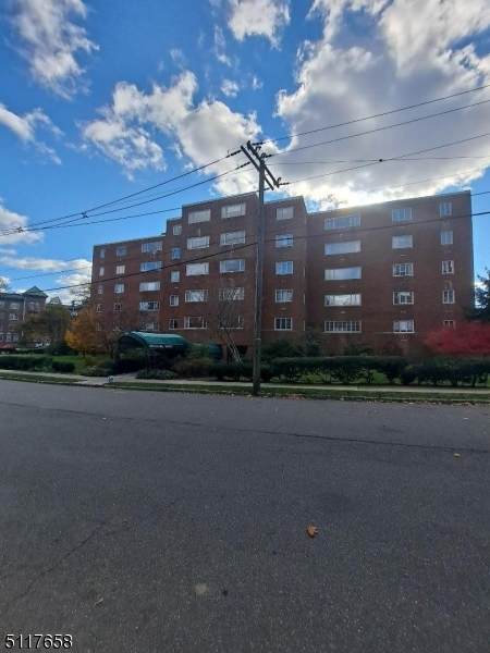 10 Euclid Avenue - Photo 1