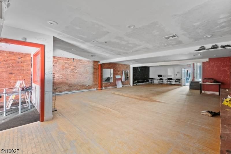 129 Brunswick St - Photo 1