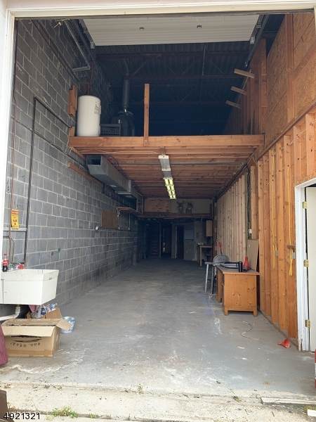 2504 Plainfield Ave - Photo 1
