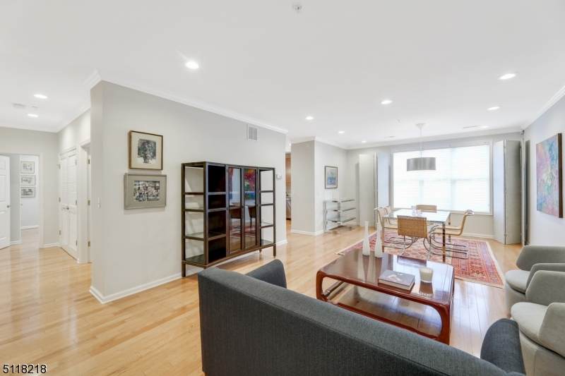1102 Pointe Gate Dr - Photo 1