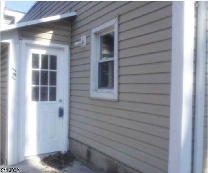 197 Mountainview Blvd - Photo 1