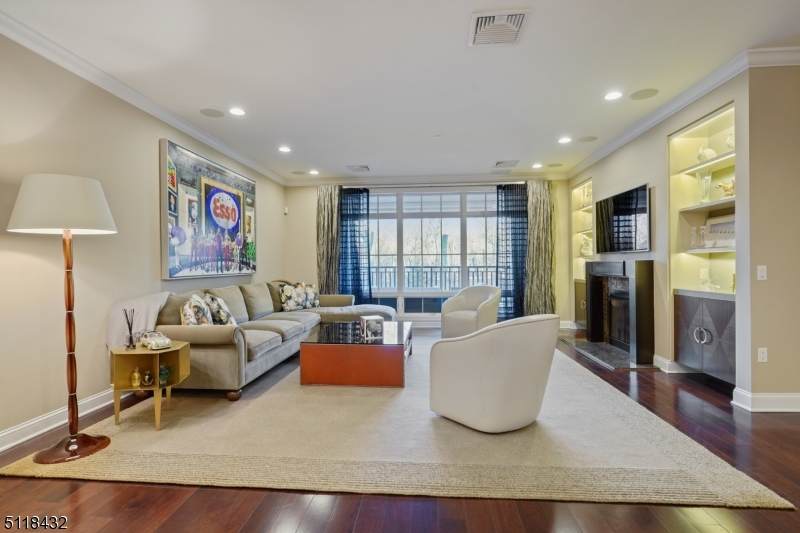 216 Metzger Dr - Photo 1