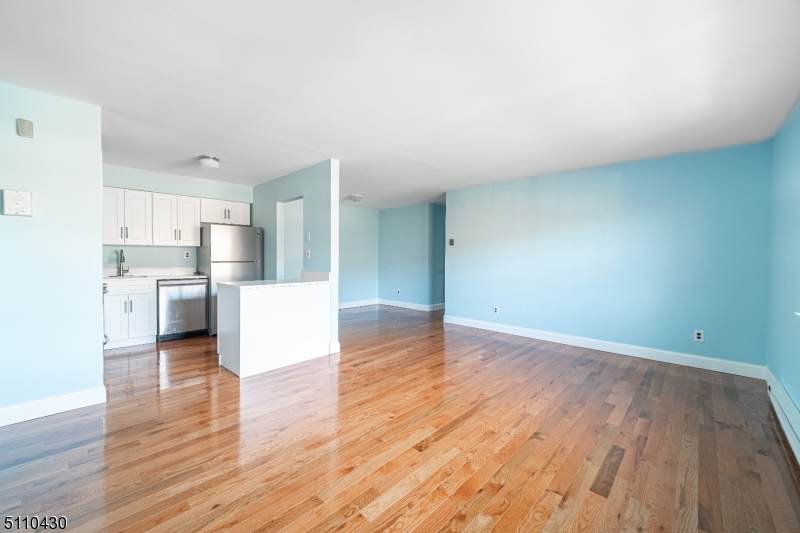 401 Howe Ave - Photo 1