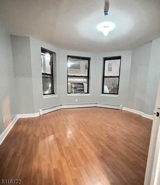 80 Park Ave - Photo 1