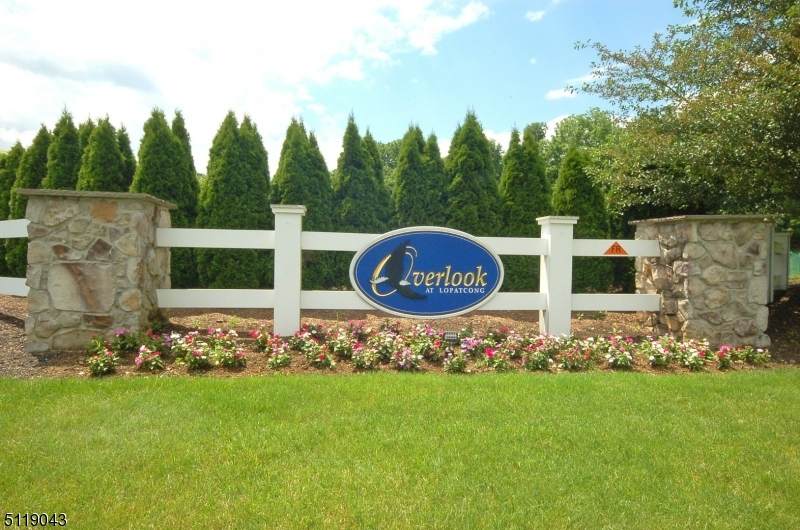 1002 Deerhaven Ter - Photo 1