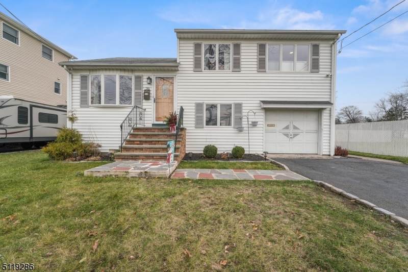 70 Louis St - Photo 1