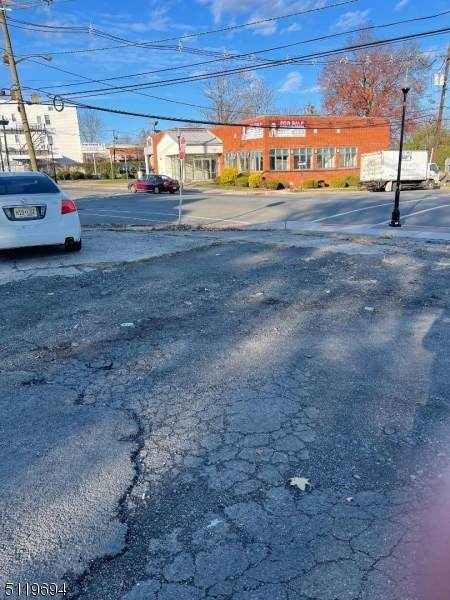1617 Main Ave - Photo 1