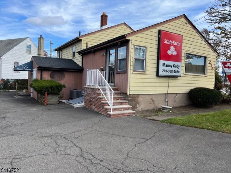 275 Market Ave - Photo 1