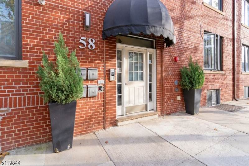 58 Giles Ave - Photo 1