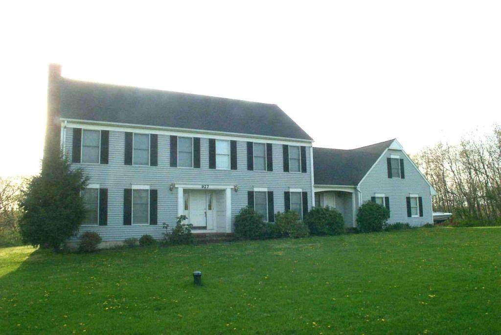 927 River Rd - Photo 1