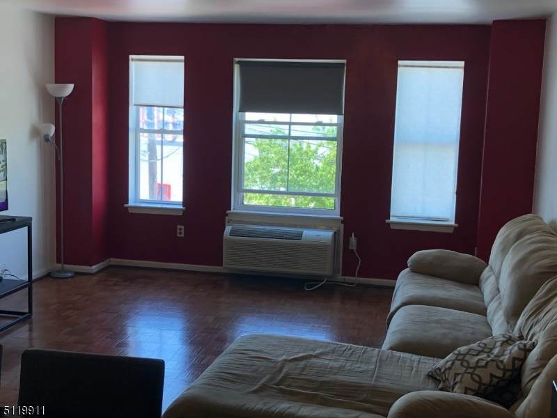 54 Polk St - Photo 1