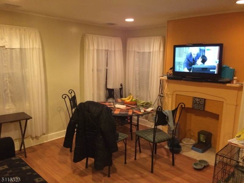 53 Glenwood Ave - Photo 1