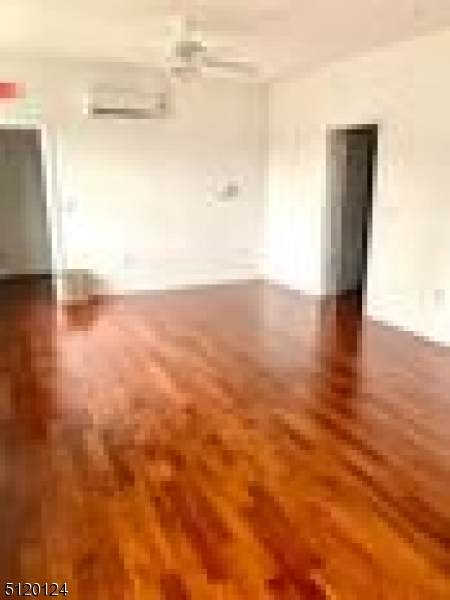 562 Boulevard - Photo 1