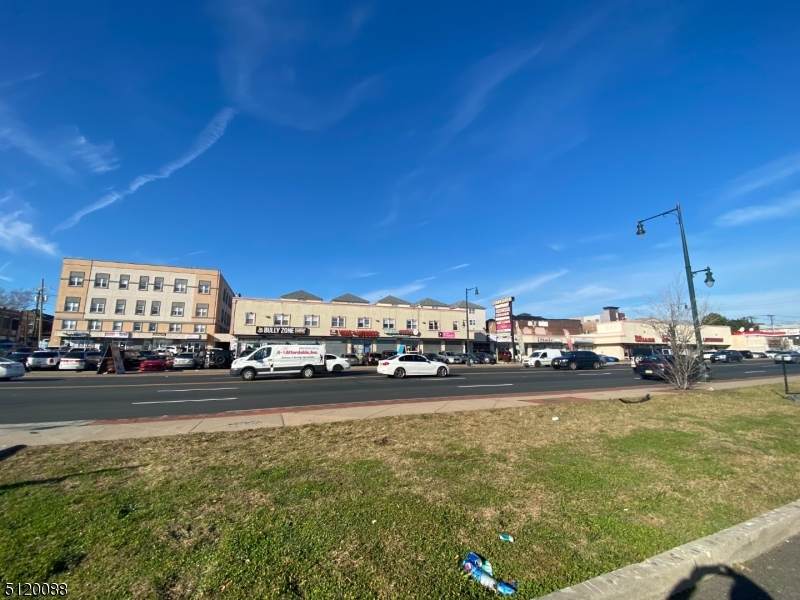 1407 Mccarter Hwy - Photo 1
