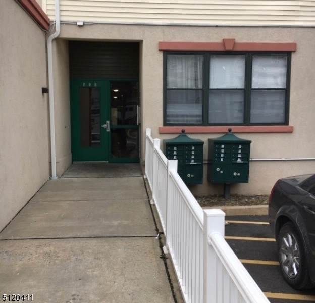 555 Central Ave-102 - Photo 1