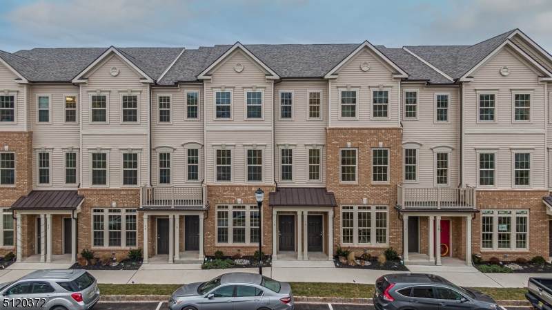 18 S Davenport Street - Photo 1