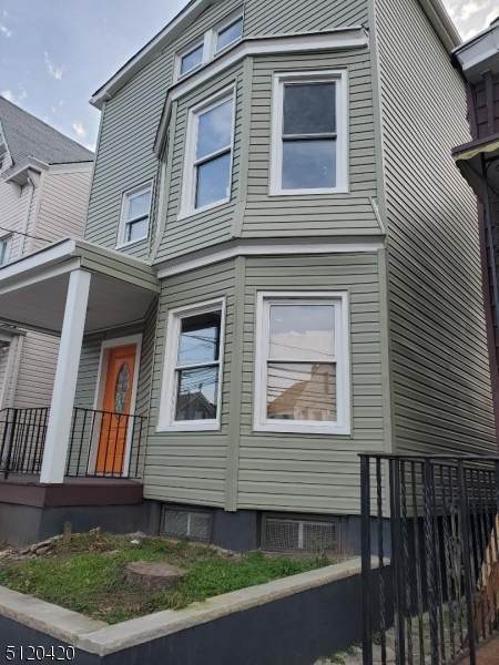 177 Redwood Ave - Photo 1