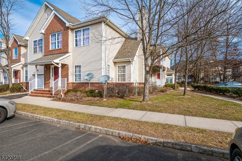 82 Forest Dr - Photo 1