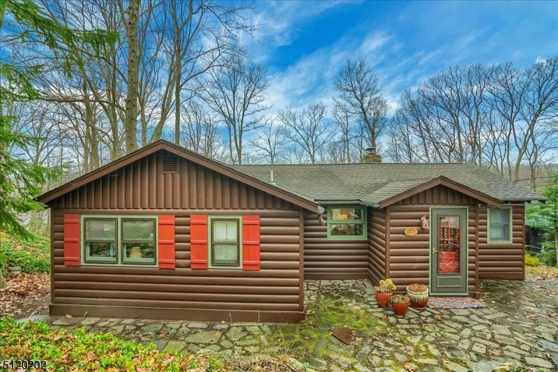 355 E Lakeshore Dr - Photo 1